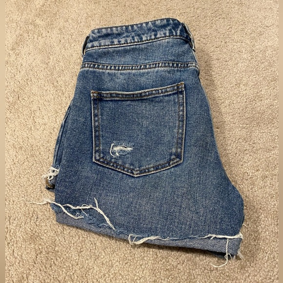 Pacsun distressed mom short - Picture 2 of 2